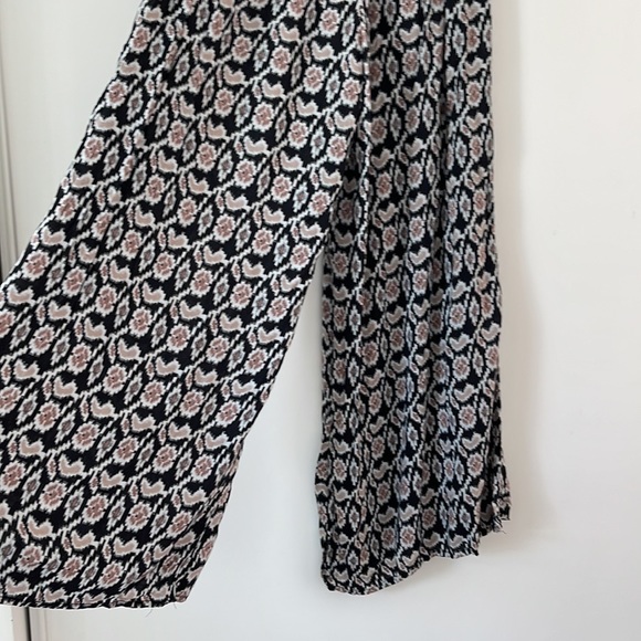 BRAND MELVILLE | WIDE LEG BOHEMIAN STYLE PANTS - Picture 4 of 5